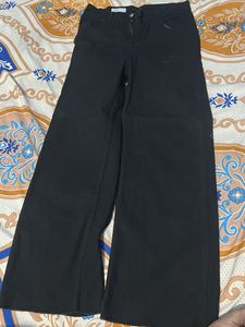 Black Wide-Leg Jeans