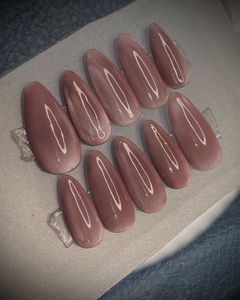Elegant Rose Gold Cat Eye Press-On Nails