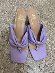 Lavender Thong-Strap Kitten Heels