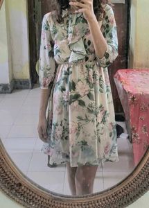 Chic Floral Print Mini Dress