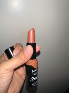 NYX Suede Matte Lipstick (Free Spirit)
