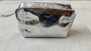 🆕Faces Canada Silver Wallet/MakeupcosmeticPouch