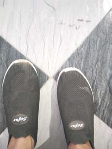 casual shoes with free gifts