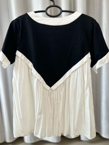 Chic Black &amp; White Pleated Top