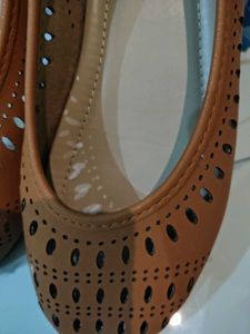 Stylish Brown Jutti Flats