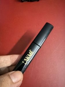 Lakme ultimate glamm volumizing mascara