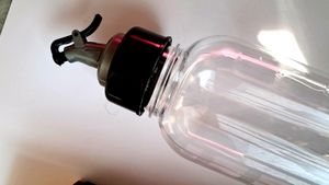 Plastic Oil Dispenser Bottle (1ltr)