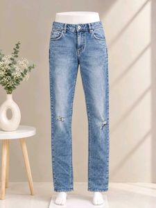 Light Wash Ripped Jeans