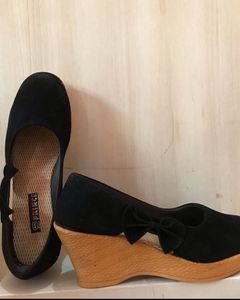 PRINCE Black Wedges with Bow
