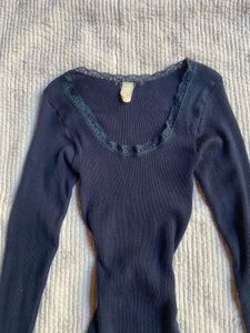 lace fitted full sleeve top