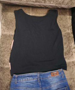 Stylish Ripped Jeans &amp; Crop Top Set