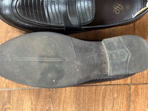 Stylish Black Textured Loafers