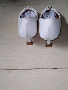 Stylish White Pointed Toe belly.size 39.new.