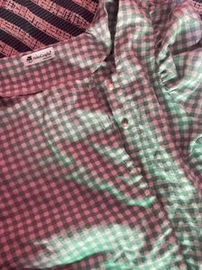 Cute Gingham Button-Up Shirt
