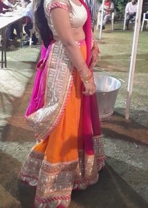 lehnga set- in good condition
