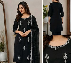Chic Black &amp; White Embroidered Kurta Set