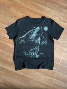 Vintage Wolf Howling Moon T-Shirt