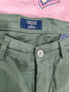 Turtle Sports Club Men's Green Pants (small tear n