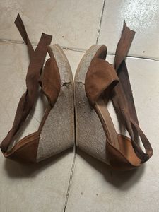 audio brown wedges