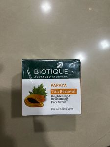 Biotique Papaya Tan Removal Face Scrub