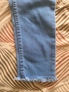High Waisted Frayed Hem Jeans