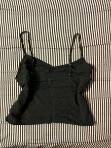 black hollister top