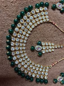 Stunning Emerald &amp; Crystal Necklace Set