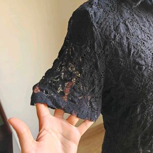 Elegant Black Lace Crop Top