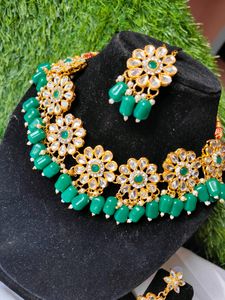 Green Floral Necklace