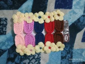 Handmade Crochet Flower hair clip 1pair (150rs)