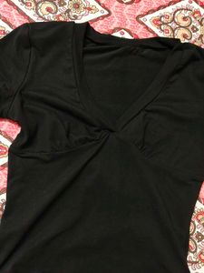 savana Stylish Black Plunging Neck Top