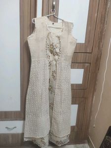 Elegant Floral Print Sleeveless Kurta