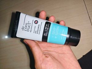 Deconstruct Sunscreen SPF 50+cute freebies