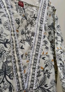 Floral Print Kurta set with trouser (totally new)