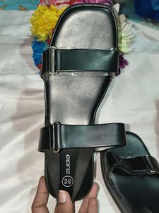 Stylish Black Flat Sandals