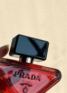 Prada Paradoxe radical essence