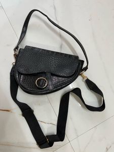 Stylish Black Croc Embossed Crossbody Bag