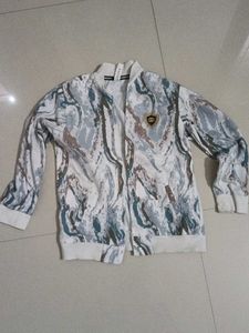 tshirt , shrug and Pant