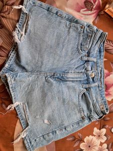 Chic blue Distressed Denim Shorts