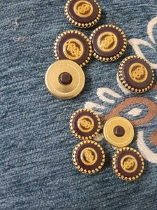 Vintage gold  metal button Set ( 5 piece big and 4