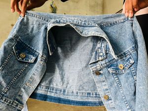 Stylish Cropped Denim Jacket💎