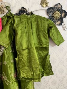 Green Embroidered poshakSet