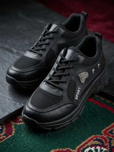 Black Sports Shoes