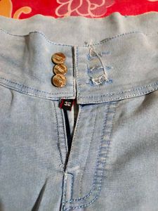 Light Wash Ripped Jeans