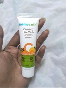 MAMA EARTH Vitamin C Face Wash
