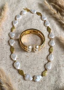 🆕Elegant Pearl &amp; Gold Necklace Set