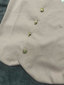 Elegant Sleeveless Blazer