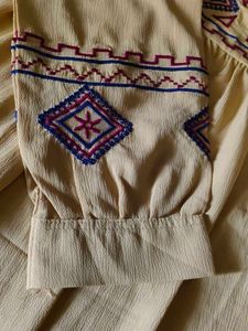 Yellow Top With Red&amp;Blue Embroiderypuff Cuff Sleev
