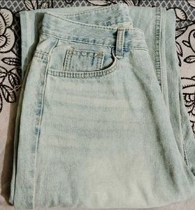 Light Wash Ripped Baggy Jeans