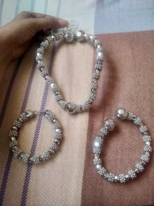 Elegant Beaded Jewellery Set